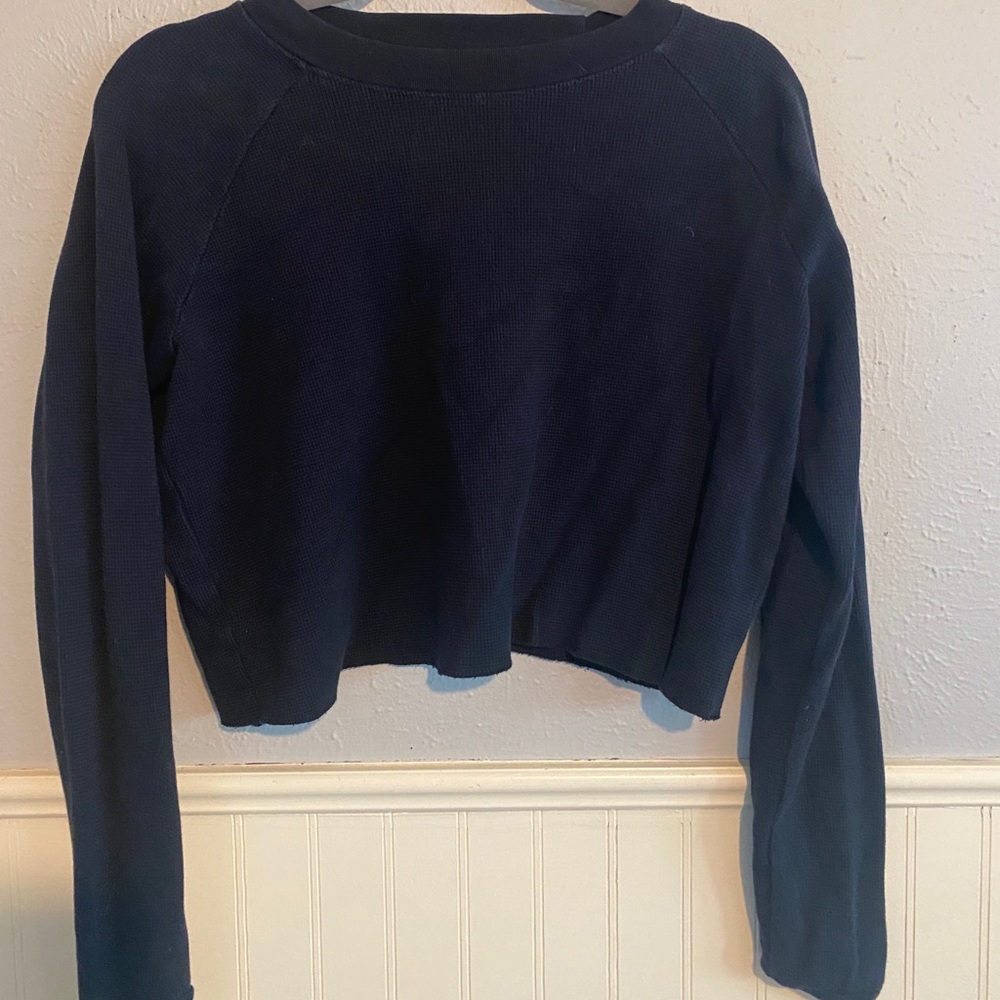 Brandy Melville Navy sweater like crop top